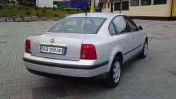 Zdjęcie Volkswagen Passat 1.9 TDI 110KM Highline