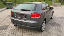 Zdjęcie Audi A3 2.0 FSI Attraction