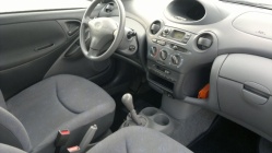 Zdjęcie Toyota Yaris 1.0 Terra