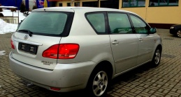 Zdjęcie Toyota Avensis Verso 2.0 D-4D