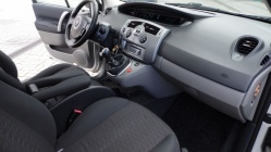 Zdjęcie Renault Scenic 1.9 dCi 130 KM Expression