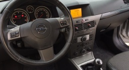 Zdjęcie Opel Astra III GTC 1.9 CDTI 150 KM