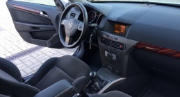 Zdjęcie Opel Astra 1.7 CDTI 100 KM