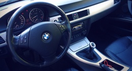 Zdjęcie BMW  318  2.0 i 129 KM