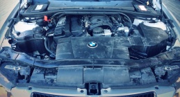 Zdjęcie BMW  318  2.0 i 129 KM