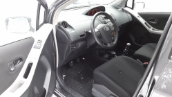 Zdjęcie Toyota Yaris Yaris II 1.33 VVT i 101KM SOL