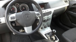 Zdjęcie Opel Astra GTC Sport 1.9 CDTI 150 KM