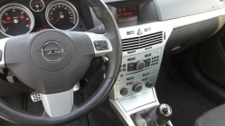 Zdjęcie Opel Astra GTC Sport 1.9 CDTI 150 KM