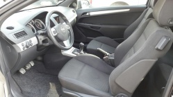 Zdjęcie Opel Astra GTC Sport 1.9 CDTI 150 KM