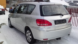 Zdjęcie Toyota Avensis Verso 2.0 D-4D