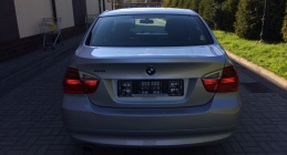 Zdjęcie BMW  318  2.0 i 129 KM